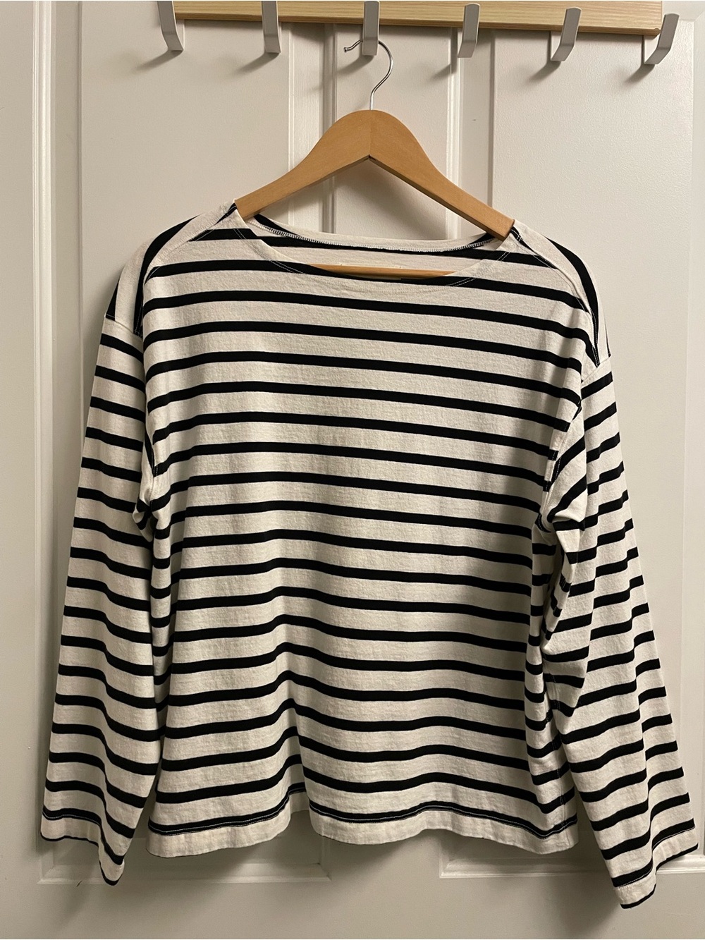 Everlane The Modern Breton Tee in Bone/Black